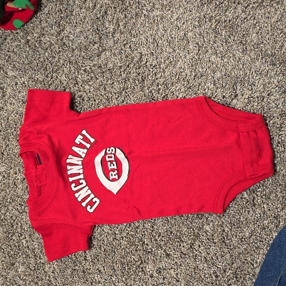 Cincinnati Reds Assorted Onesies - Picture 9 of 12